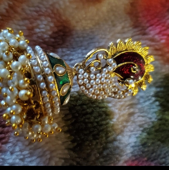 Jewelry - Picture 2 of 9